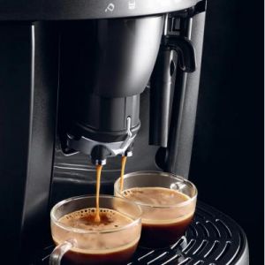 Кофеварка DeLonghi ESAM4000.B