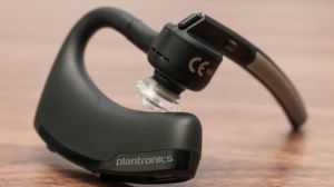 Гарнитура Bluetooth Plantronics Voyager Legend + чехол с ЗУ