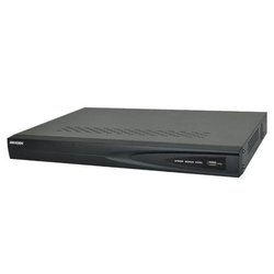 Регистратор для видеонаблюдения HikVision DS-7104NI-E1 (40-40)
